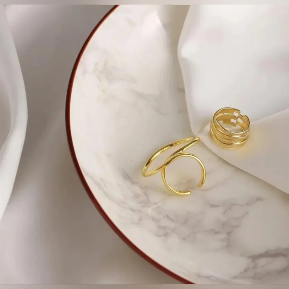Twist Ring NWT Set of 2 Gold Rings